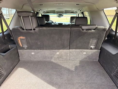 Used 2018 Chevrolet Suburban LT image 32