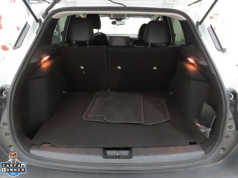 Used 2025 Nissan Kicks SR AWD/4WD image 22