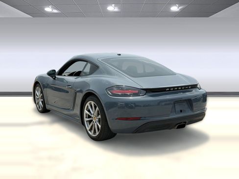Used 2018 Porsche 718 Cayman RWD image 3