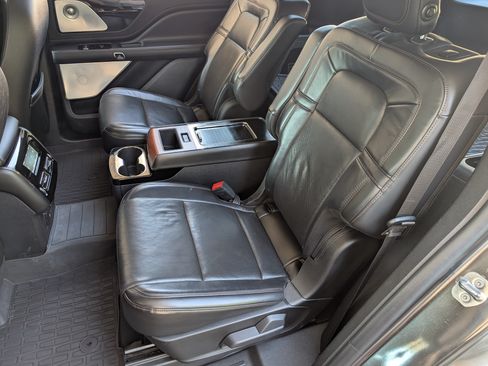 Used 2020 Lincoln Aviator Reserve w/ Equipment Group 201A RWD image 18