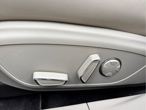 Used 2018 Lincoln MKZ Select w/ Select Plus Package FWD image 17