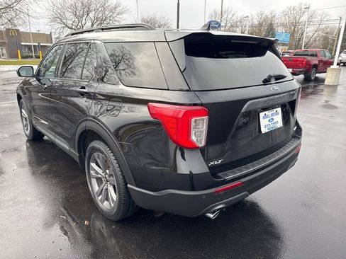 Used 2023 Ford Explorer XLT w/ Equipment Group 202A image 5