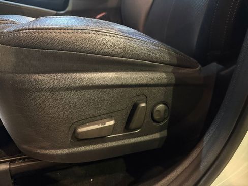 Used 2019 Hyundai Santa Fe Limited image 16