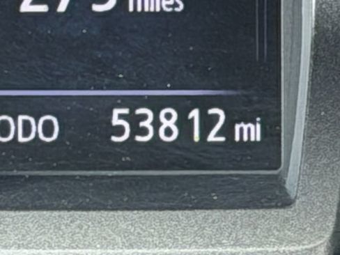Used 2016 Toyota Tacoma TRD Sport AWD/4WD image 30