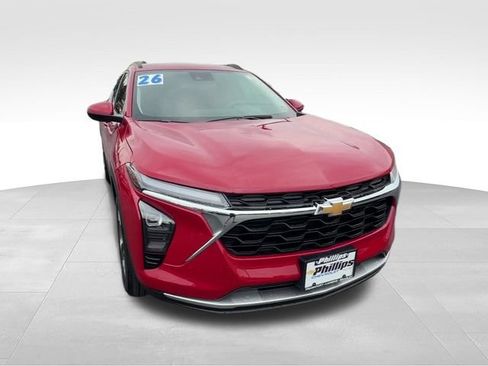 Used 2026 Chevrolet Trax LT FWD image 8