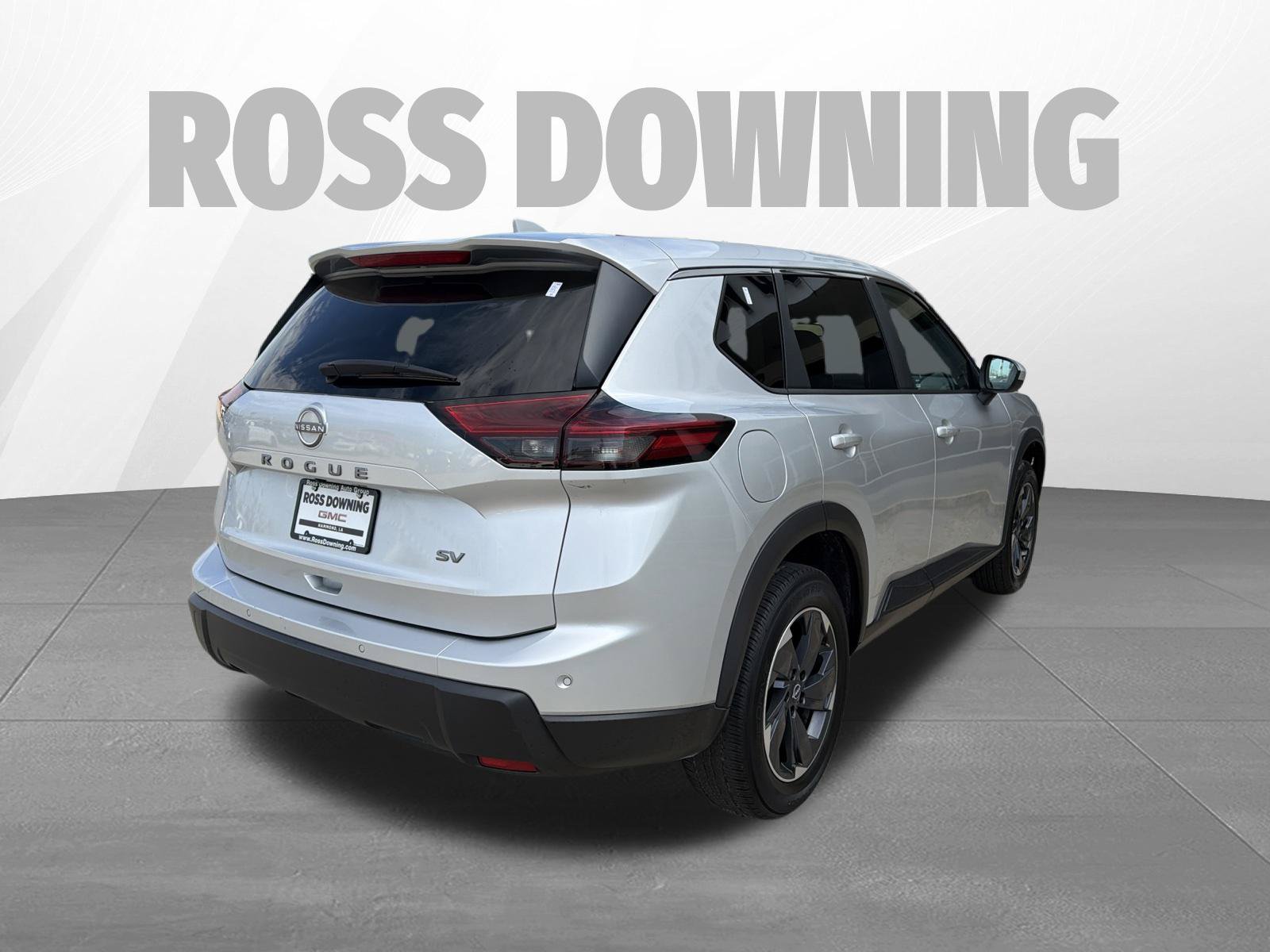 Used 2024 Nissan Rogue SV FWD image 4