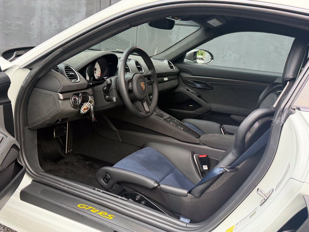 Certified 2024 Porsche 718 Cayman GT4 RS RWD image 4