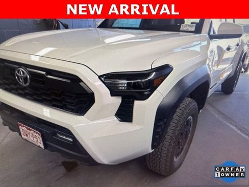 Used 2024 Toyota Tacoma TRD Off-Road image 2