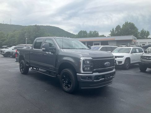 New 2026 Ford F250 XL AWD/4WD image 3