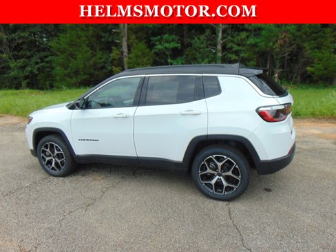 Certified 2025 Jeep Compass Limited AWD/4WD image 4
