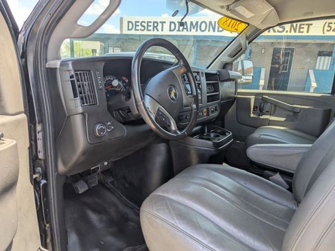 Used 2018 Chevrolet Express 2500 w/ Driver Convenience Package image 17