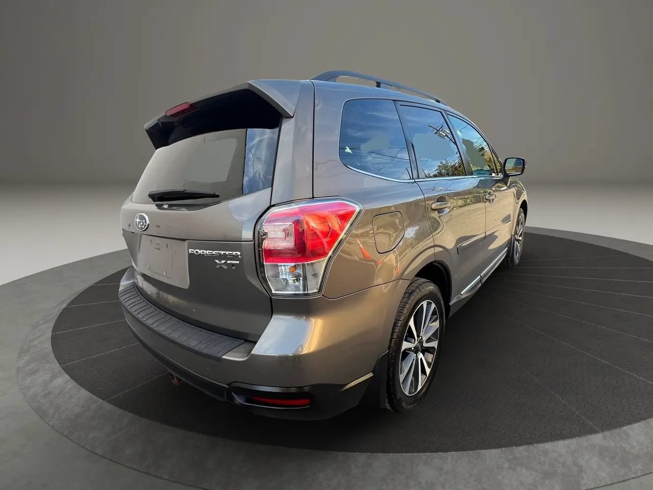 Used 2017 Subaru Forester 2.0XT Touring AWD/4WD image 5