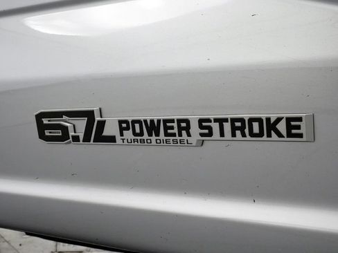 Used 2023 Ford F250 XLT AWD/4WD image 10