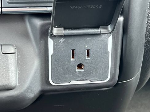 Certified 2023 Chevrolet Silverado 1500 Custom AWD/4WD image 30