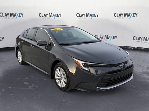 Used 2024 Toyota Corolla XLE image 7