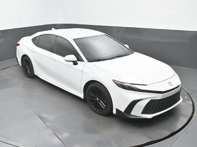 Used 2026 Toyota Camry SE FWD image 13