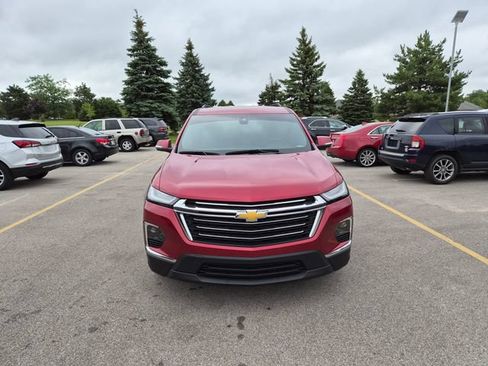 Used 2023 Chevrolet Traverse LT w/ LPO, Floor Liner Package AWD/4WD image 2