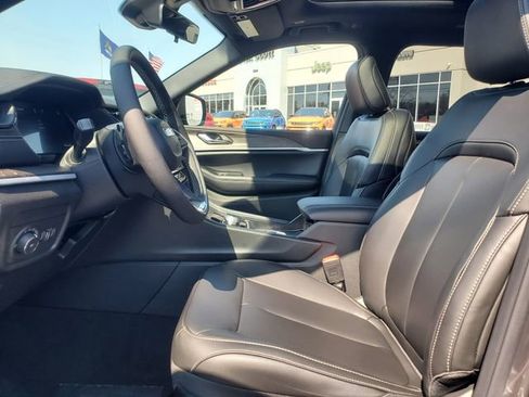 New 2026 Jeep Grand Cherokee L Limited AWD/4WD image 10