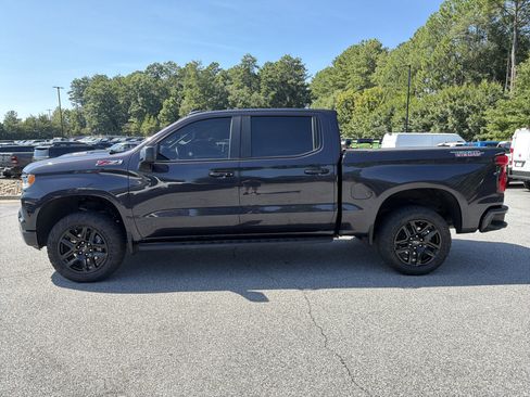Used 2024 Chevrolet Silverado 1500 LT Trail Boss w/ Convenience Package II AWD/4WD image 4