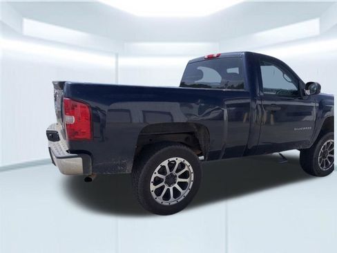 Used 2011 Chevrolet Silverado 1500 W/T RWD image 7