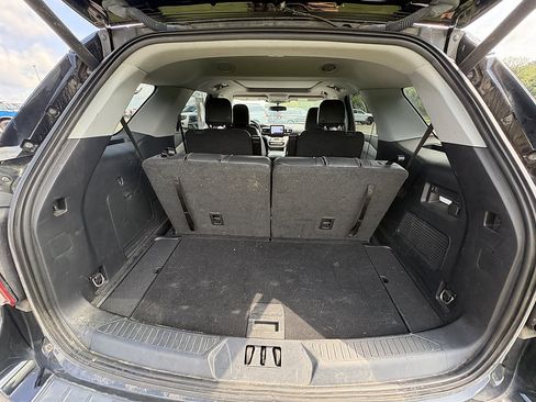 Used 2022 Ford Explorer XLT w/ Equipment Group 202A AWD/4WD image 15