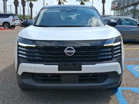 Certified 2025 Nissan Kicks SV image 2