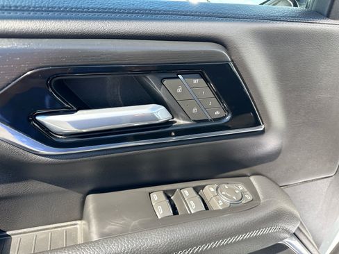 Certified 2025 GMC Yukon Denali AWD/4WD image 10