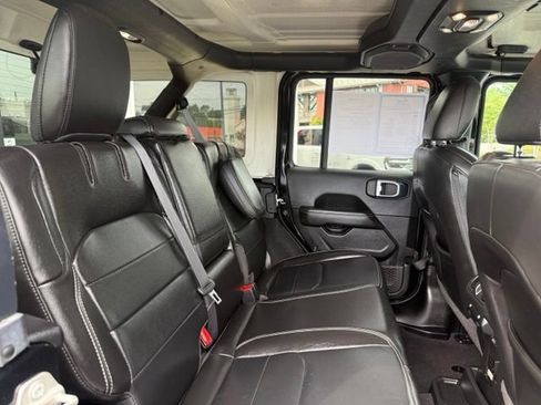 Used 2023 Jeep Wrangler Unlimited Sahara AWD/4WD image 24