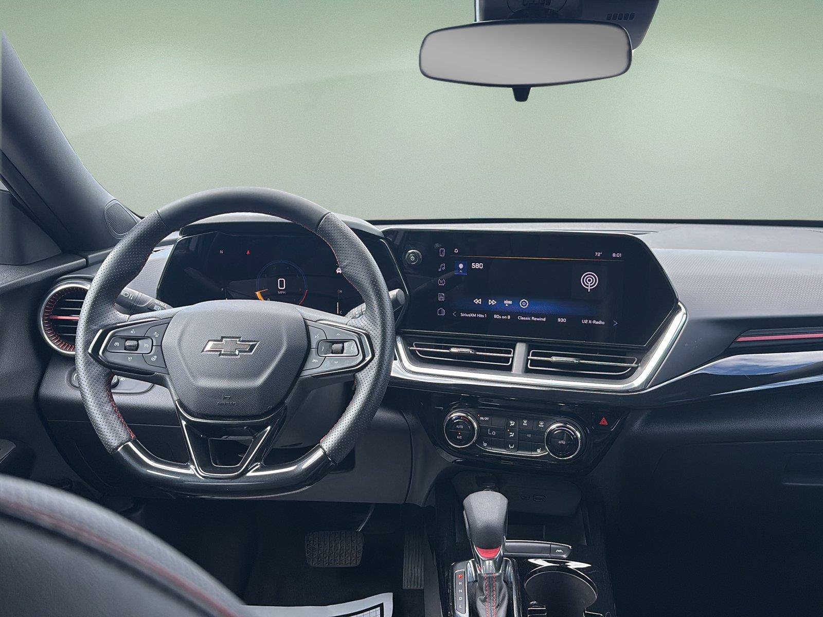 Used 2025 Chevrolet Trax RS FWD image 9