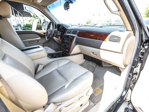 Used 2010 Chevrolet Tahoe LT AWD/4WD image 23