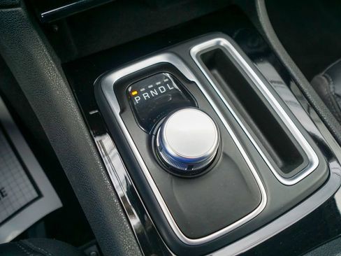 Used 2023 Chrysler 300 Touring L w/ Popular Equipment Group image 28