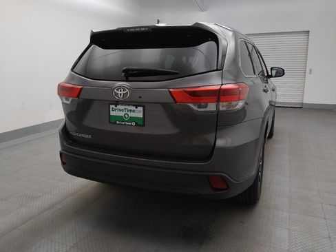 Used 2018 Toyota Highlander XLE image 7