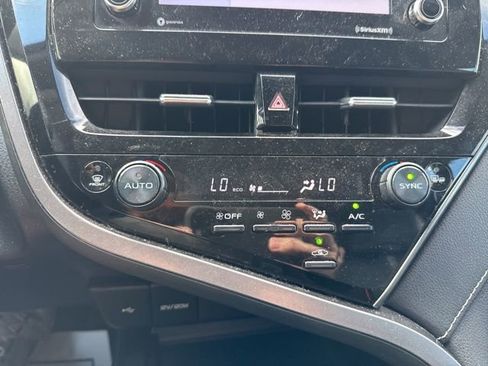 Used 2022 Toyota Camry SE image 32