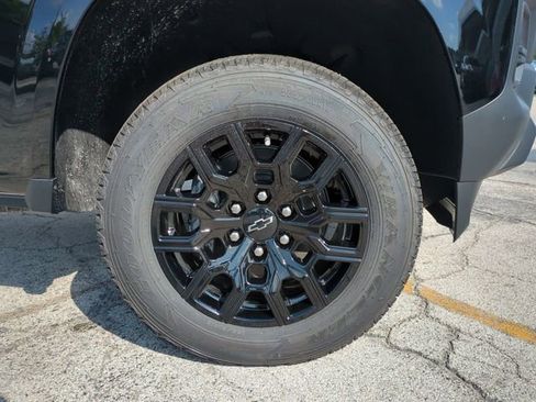 New 2026 Chevrolet Colorado W/T w/ WT Custom Package RWD image 11