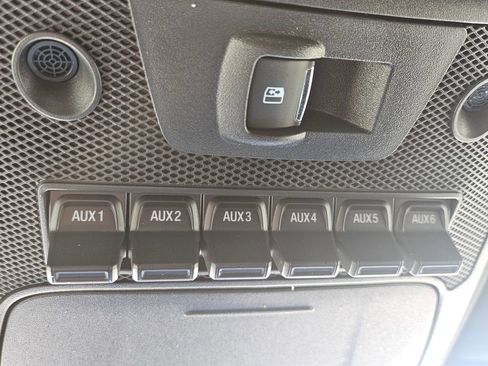 Used 2022 Ford F350 Lariat w/ Black Appearance Package image 18