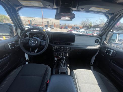 Used 2025 Jeep Wrangler Unlimited Sport AWD/4WD image 28