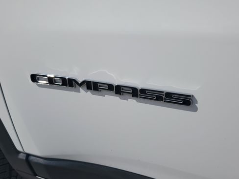 Used 2022 Jeep Compass Limited image 29