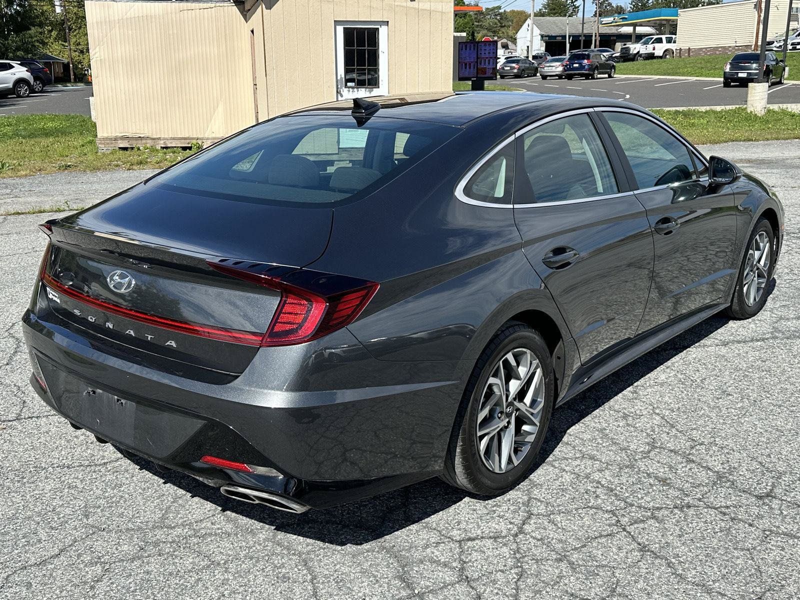 Certified 2023 Hyundai Sonata SEL w/ Preferred Accessory Package FWD image 8