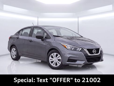 Used 2021 Nissan Versa S FWD image 2