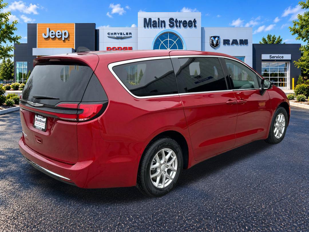 New 2026 Chrysler Pacifica Select FWD image 5