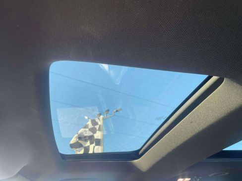 Used 2018 Ford Explorer Limited image 9