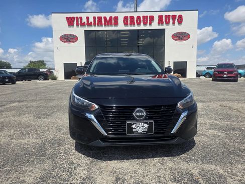 Used 2024 Nissan Sentra SV FWD image 2