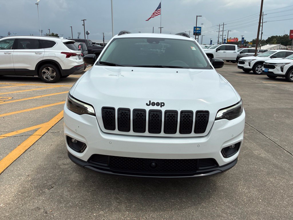 Used 2023 Jeep Cherokee Altitude Lux w/ Mopar Interior Package AWD/4WD image 2