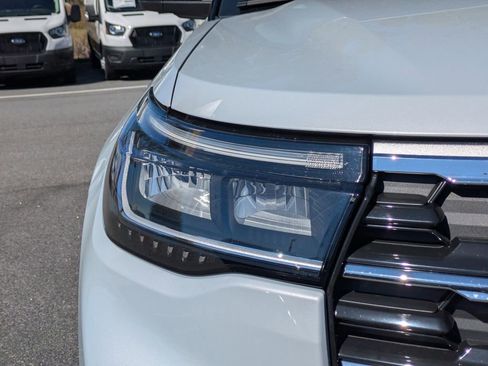 New 2026 Ford Explorer Active w/ Active Comfort Package image 10