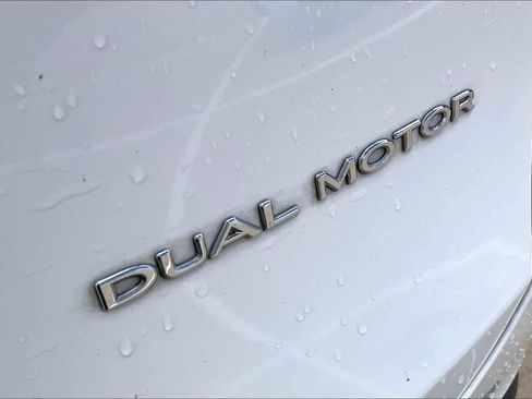 Used 2023 Tesla Model Y AWD image 28