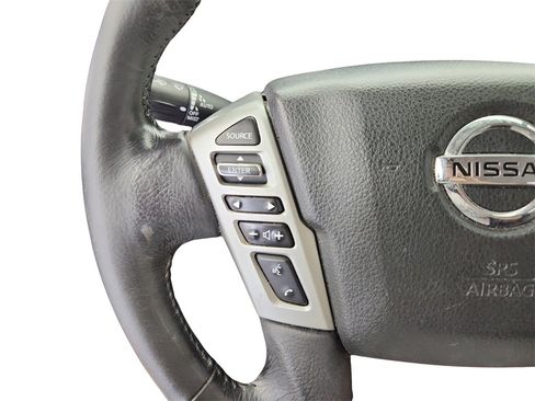 Used 2019 Nissan Titan SL image 21