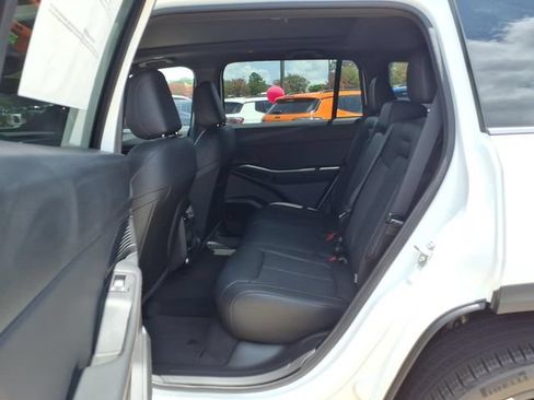 New 2026 Jeep Cherokee Overland w/ Advanced Pro Tech Group AWD/4WD image 15