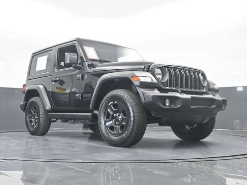Used 2025 Jeep Wrangler Sport image 57