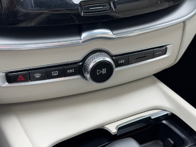 Used 2023 Volvo XC60 B5 Core w/ Climate Package FWD image 26