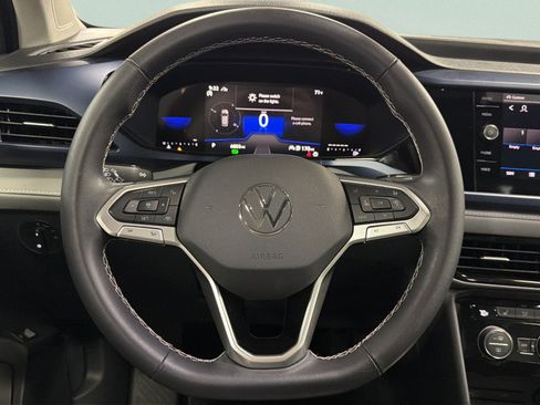 Certified 2024 Volkswagen Taos SE w/ Panoramic Sunroof Package AWD/4WD image 37